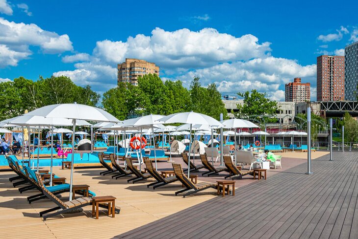 Лето в городе: 10 открытых бассейнов в Москве