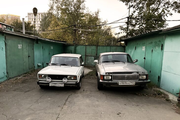 «Место встреч и времяпровождения»: москвичи рассказывают о своих гаражах