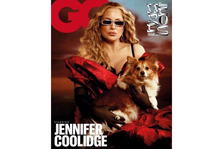 Дженнифер Кулидж в образе рыцаря и русалки: посмотрите снимки с фотосессии актрисы для GQ
