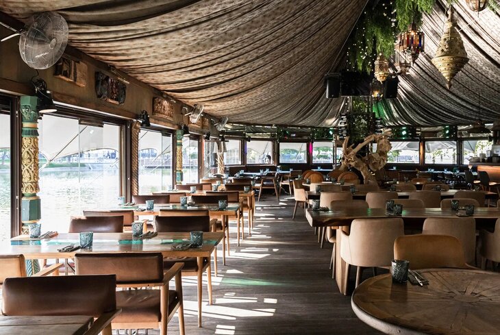 На берегу и на палубе: 7 московских ресторанов с верандой на воде