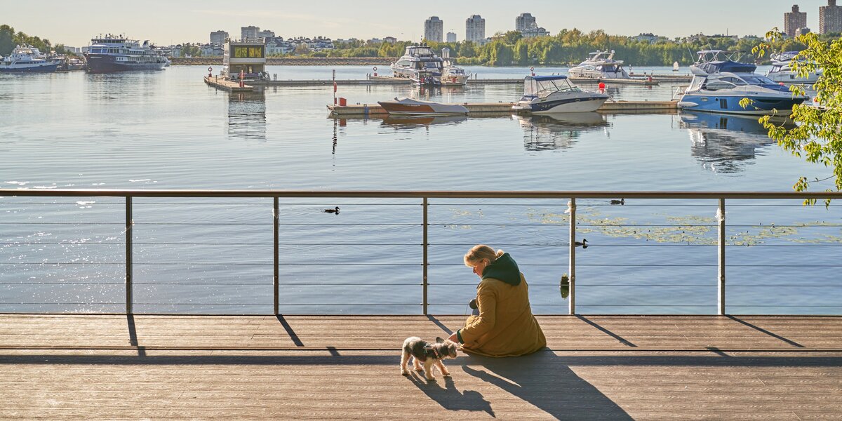 9 парков Москвы, где приятно гулять у воды