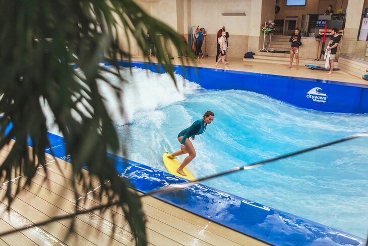 Доска и волна: серфинг в Москве — места для обучения и практики