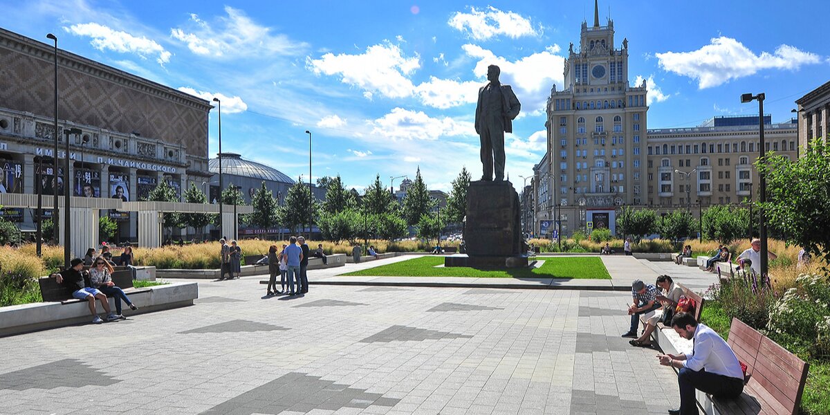 Парки и музеи Москвы подготовили специальную программу к 130-летию со дня рождения Маяковского