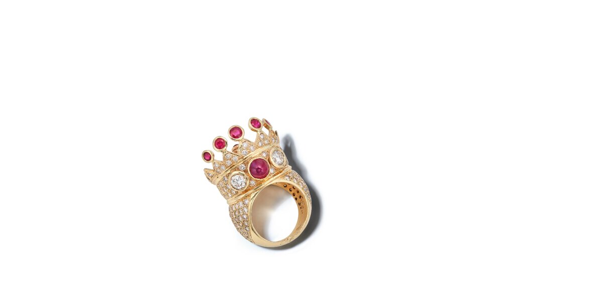 Дрейк купил перстень за миллион долларов, раньше украшение принадлежало Тупаку