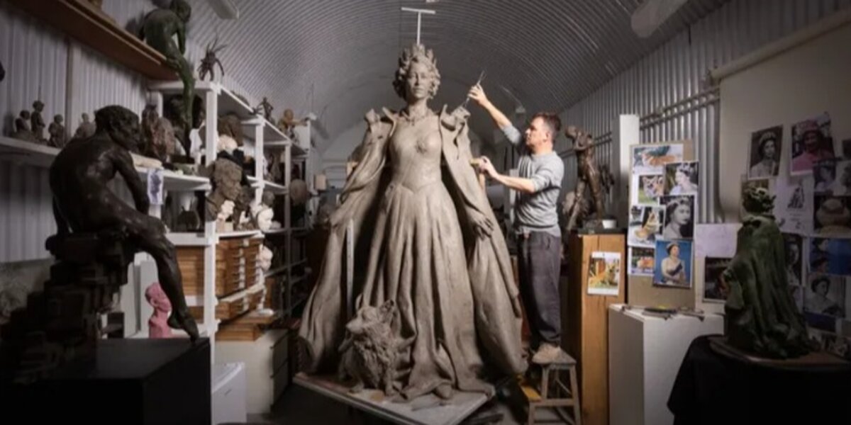 В Великобритании установят статую Елизаветы II и ее корги