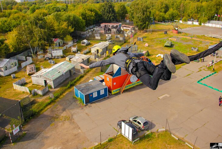 Банджи- и роупджампинг: где в Москве и области прыгать с тарзанки