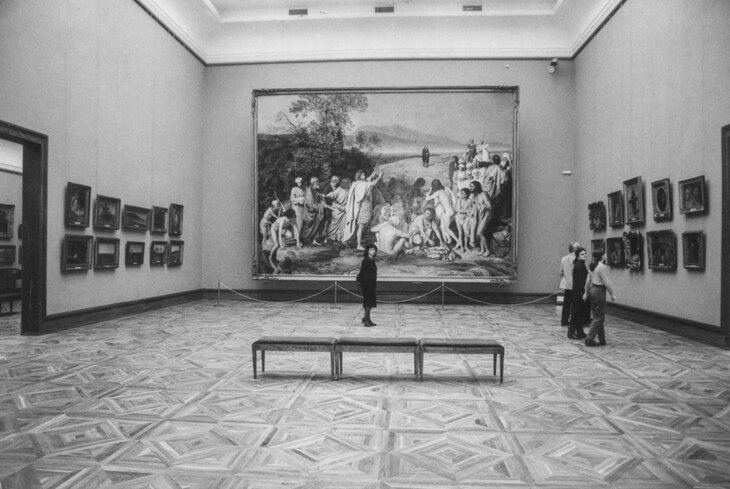 Посмотрите архивные фотографии московских музеев