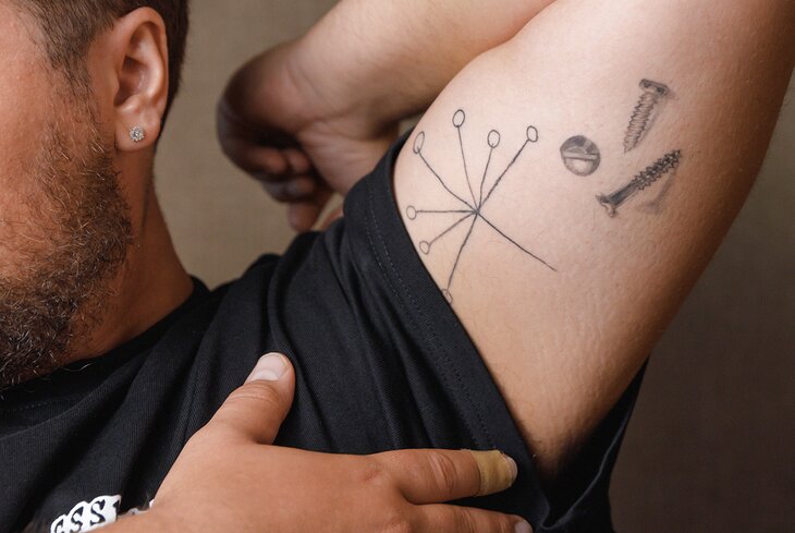 Нательные рисунки: татуировки артиста Thomas Mraz