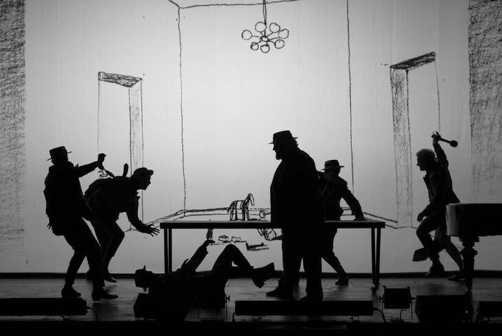 Первые театральные премьеры 2024 года в Москве: советский мюзикл, загадки Набокова и новый Горький