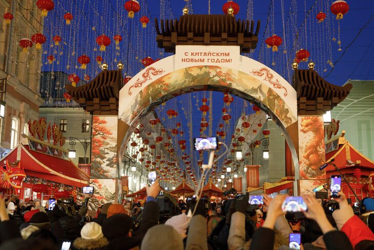 В Москве начали отмечать китайский Новый год: посмотрите, как это было красиво!