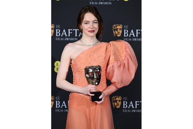 Главные образы BAFTA-2024: персиковые оттенки и много украшений