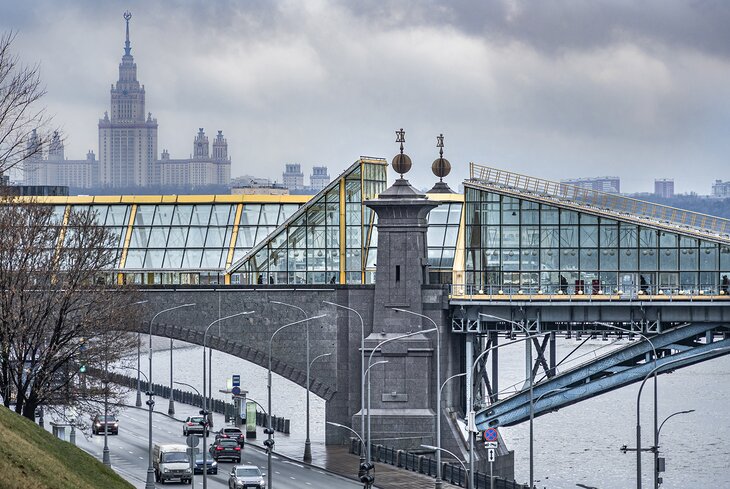 7 самых живописных мостов в Москве для первых весенних прогулок