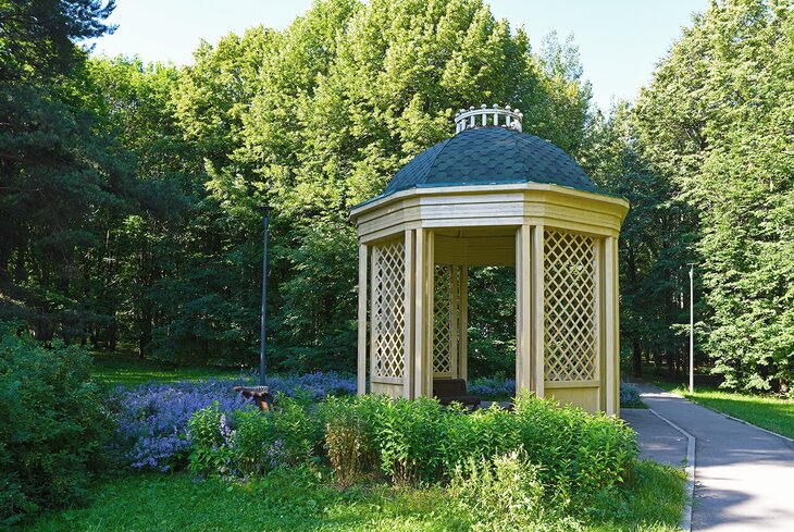 7 романтических беседок и ротонд в московских парках