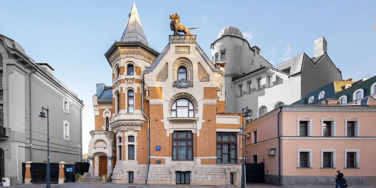 Лев, змеи и рабочие-печатники: самые красивые московские дома в стиле модерн