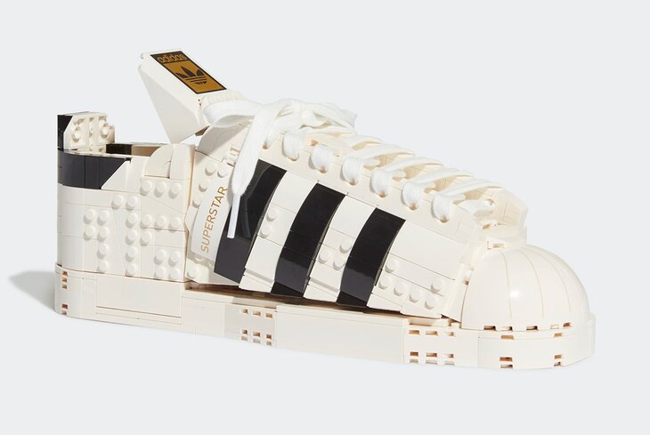 LEGO выпустит конструктор в виде кроссовок adidas Superstar в натуральную величину