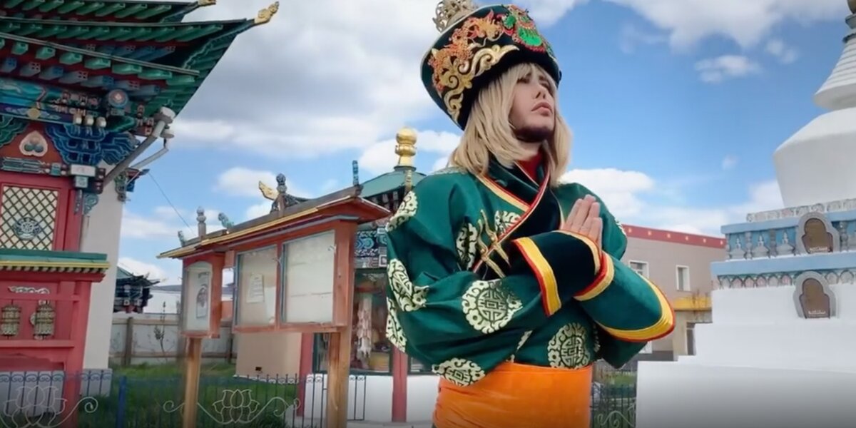 Сергей Зверев надел национальный костюм в новом клипе на гимн Бурятии
