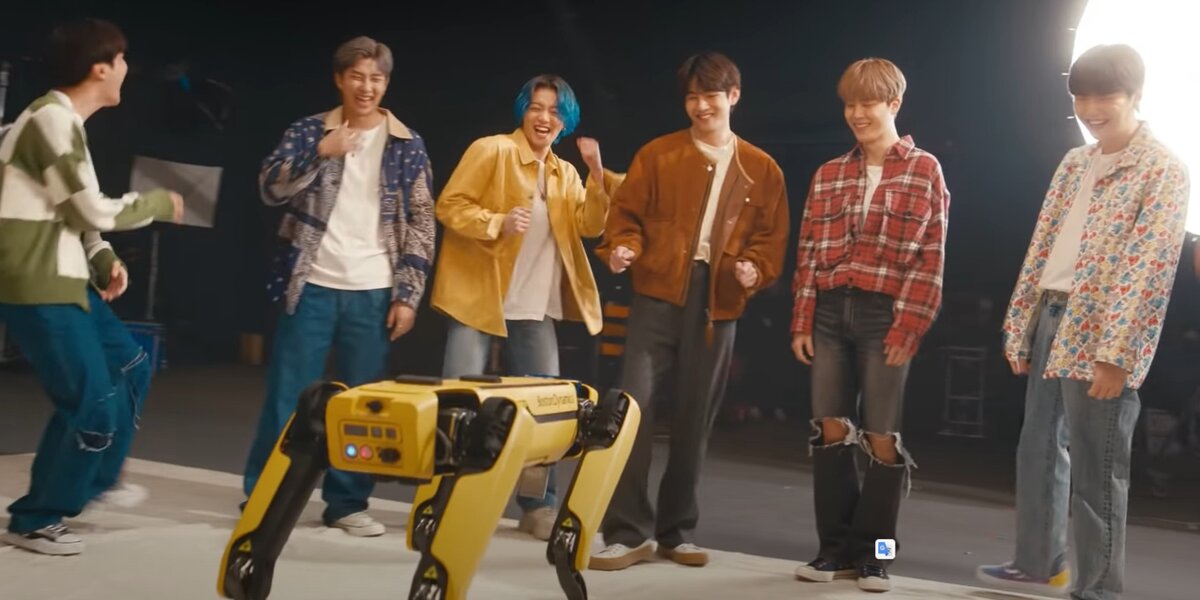 «Добро пожаловать в семью с BTS»: роботы Boston Dynamics станцевали с K-pop-группой
