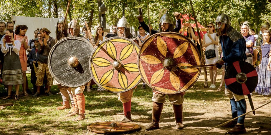 Рыцари на Бульварном: гид по фестивалю «Времена и эпохи»