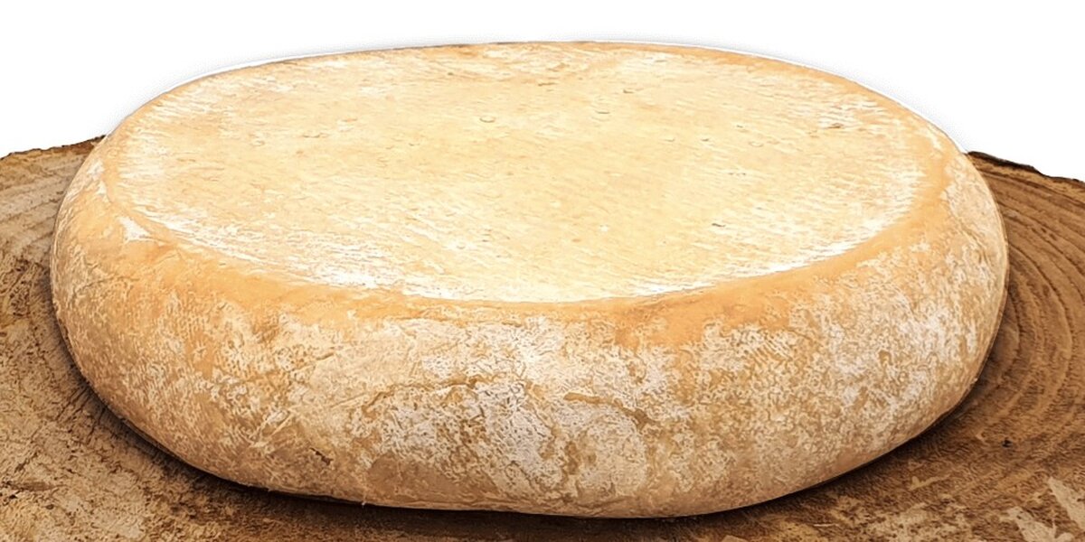Французские монахи экстренно распродают 2,8 тонны сыра. Он скопился из-за пандемии