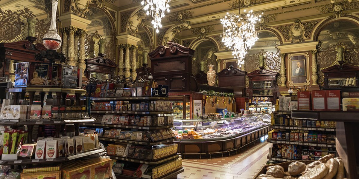Власти Москвы сохранят исторический магазин «Елисеевский»