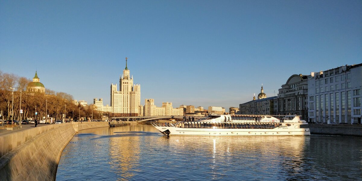 Регулярные речные трамваи в Москве будут работать на электричестве
