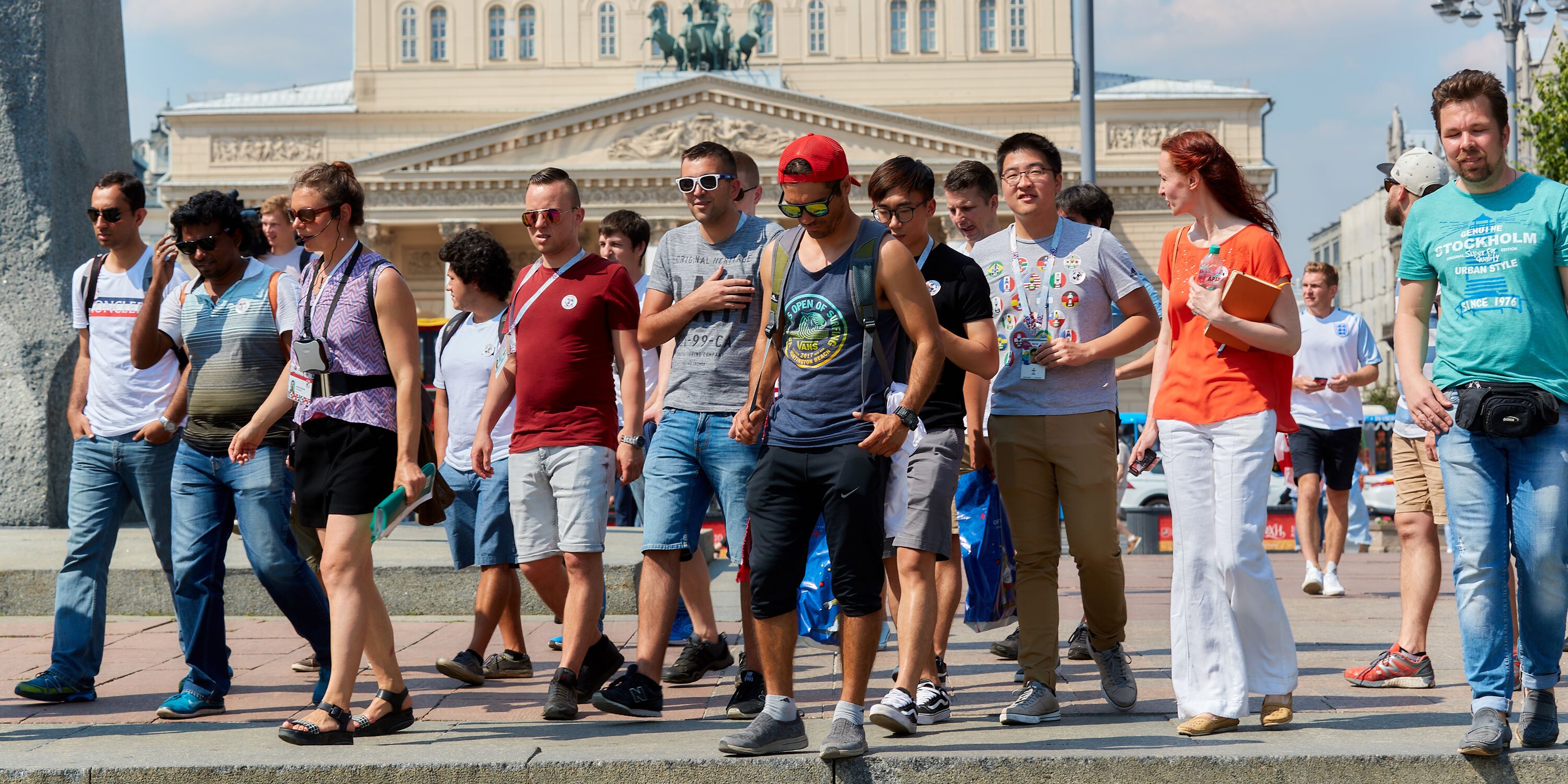 Москва туристов в год. Иностранные туристы. Туристы в Москве. Иностранные туристы в Росс. Группа туристов.