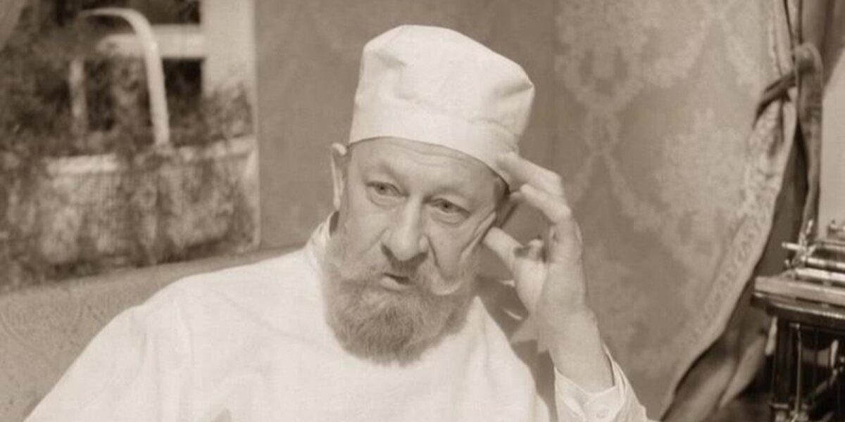 В Москве открыли мемориальную доску Евгению Евстигнееву к его 100-летию