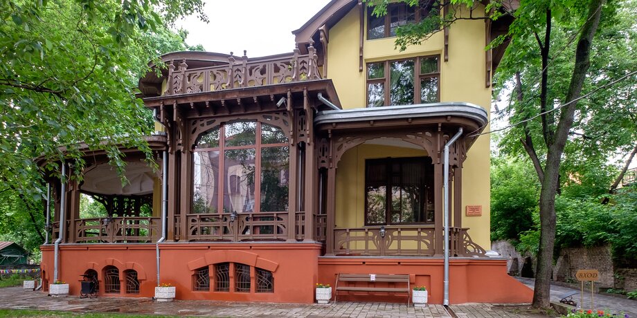 «Волна» и «кабанчик»: самые интересные московские дома в стиле модерн
