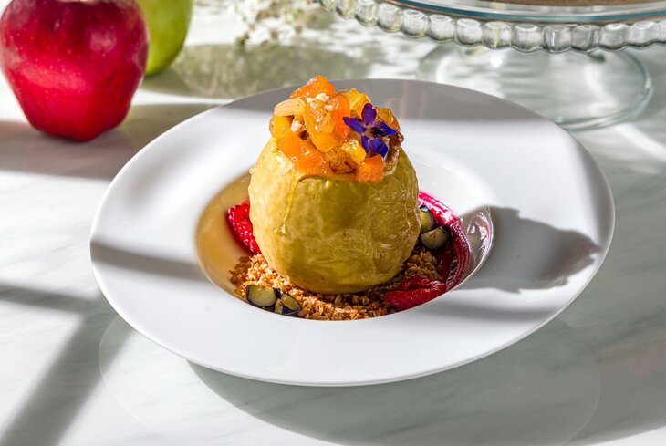 10 самых весенних десертов с цветами из ресторанов Москвы