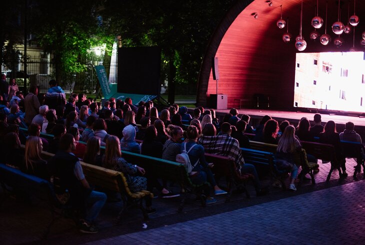 Уличное кино: где в Москве смотреть фильмы на открытом воздухе