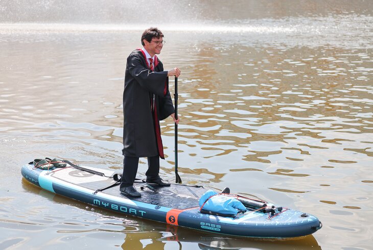 Московский карнавал на воде. Фоторепортаж с SUP-заплыва в честь Дня Московского транспорта