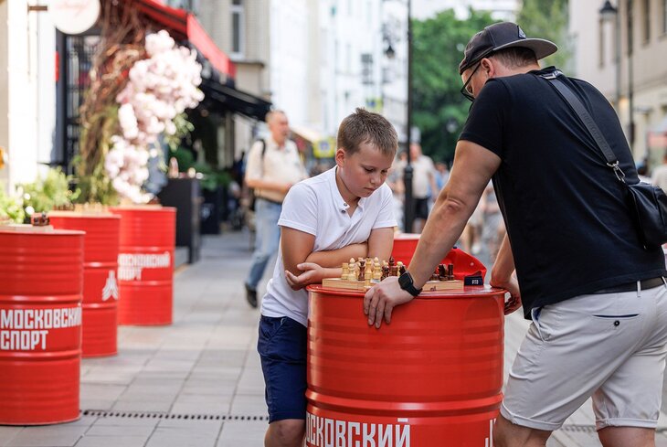 Москва пешеходная: чем заняться на центральных улицах, которые закрыли для транспорта на выходные