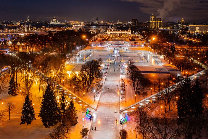 Чем заняться на катках в Москве: от вечеринок до лазертага