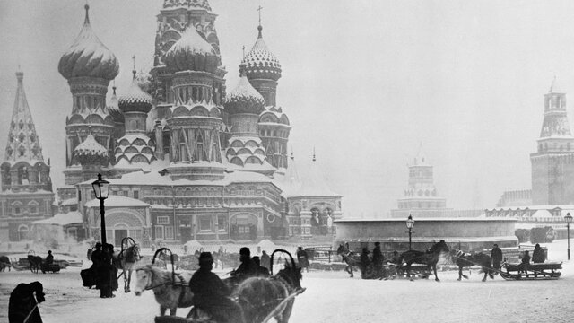 Зимние ярмарки, балы и аттракционы: новогодние гуляния москвичей в XIX веке