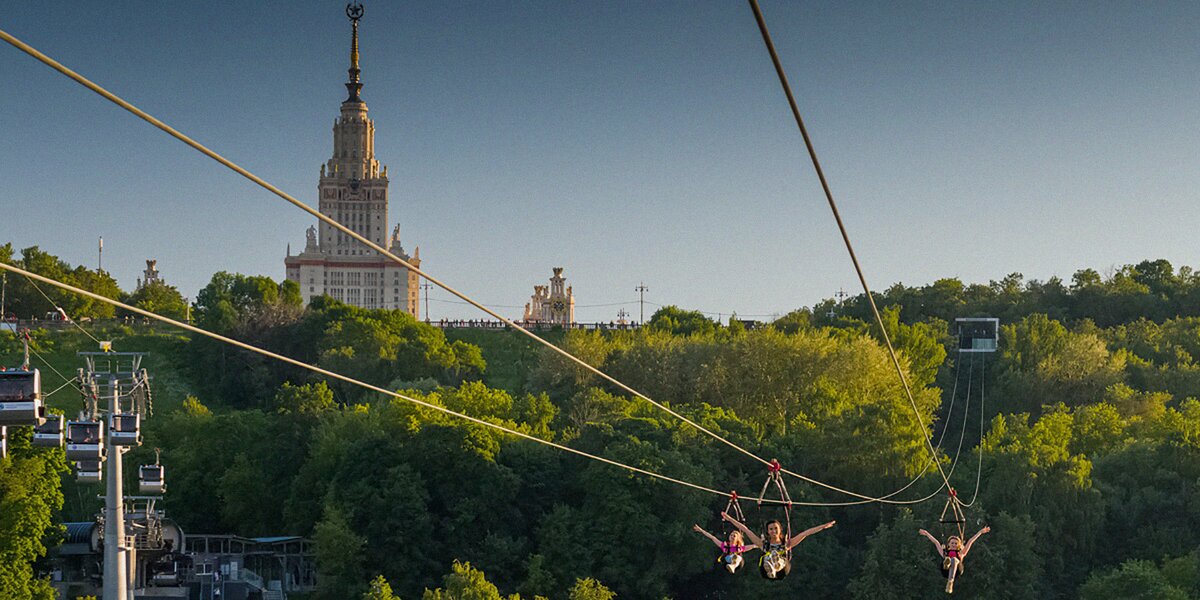 Увидеть город с высоты: топ-5 вариантов полетов над Москвой от зиплайна до канатной дороги