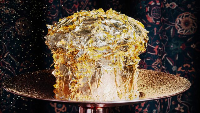 Куличи на Пасху: варианты за 20, 30 и почти 40 тысяч рублей