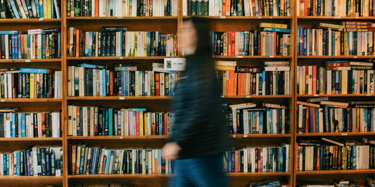 Книжные клубы: где обсуждать литературу и ходить на быстрые свидания в Москве