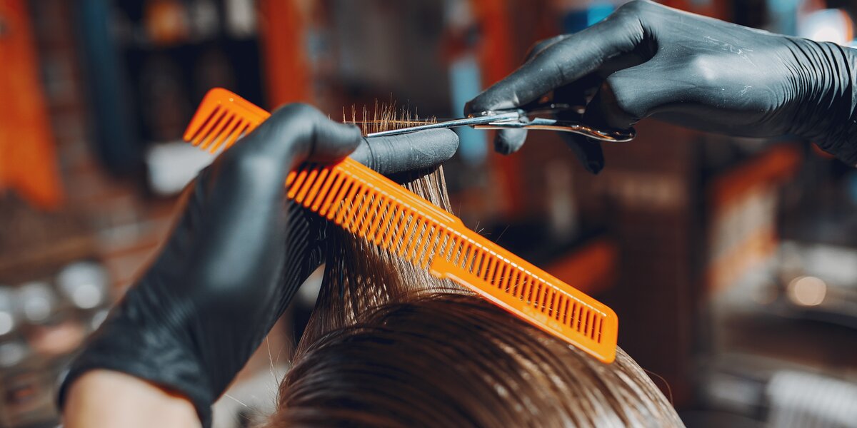 Календарь стрижек на февраль 2026: благоприятные дни для новой прически