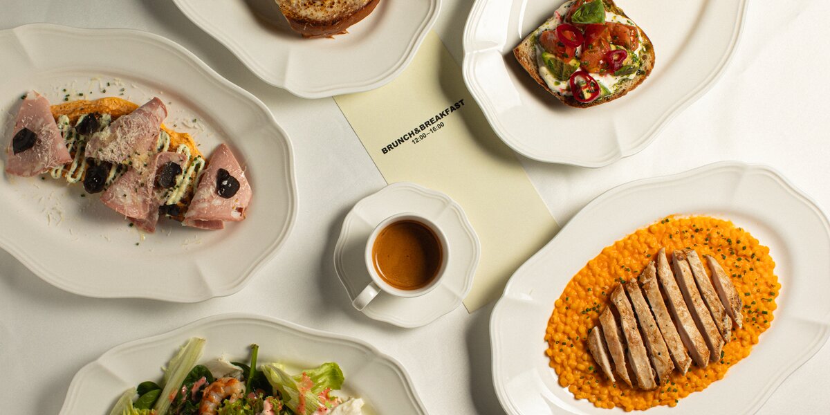 Новинки меню в ресторанах Москвы: где пробовать ладожскую корюшку, бриошь с анчоусами и вагю-бургер