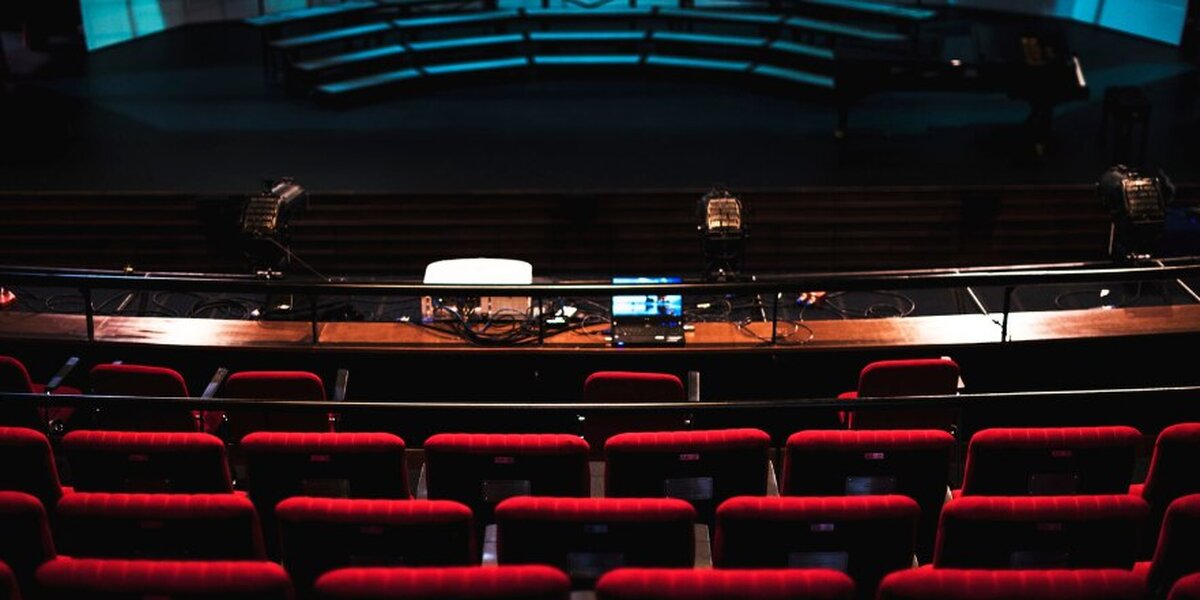 Афиша театров: мировая премьера спектакля «Двое» пройдет 30 января