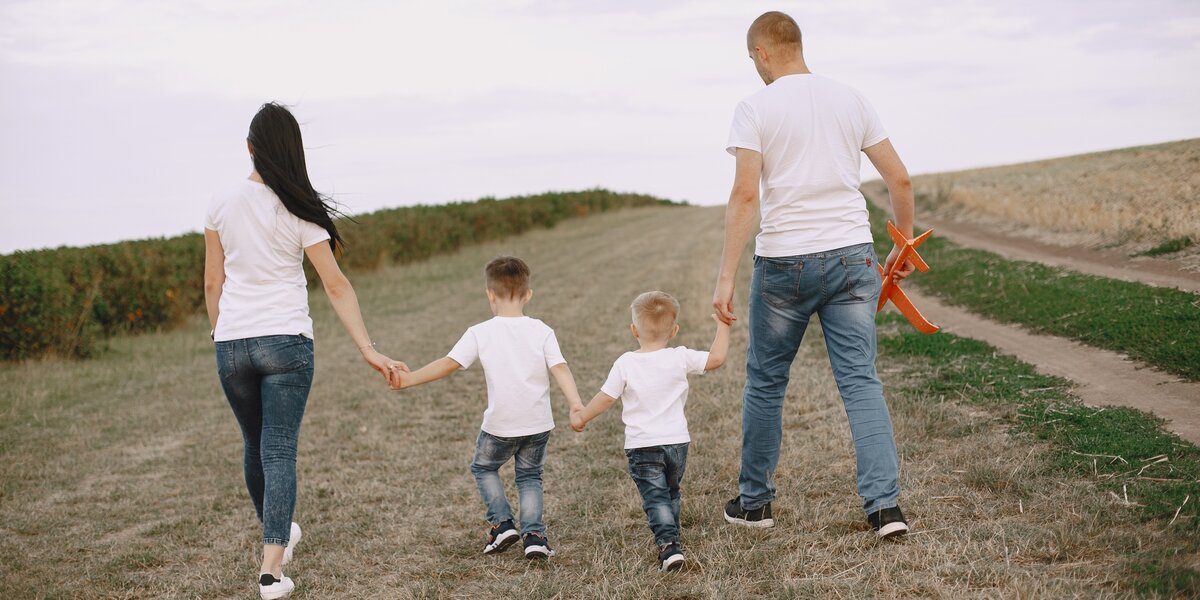 День сыновей 2025: когда в России празднуют