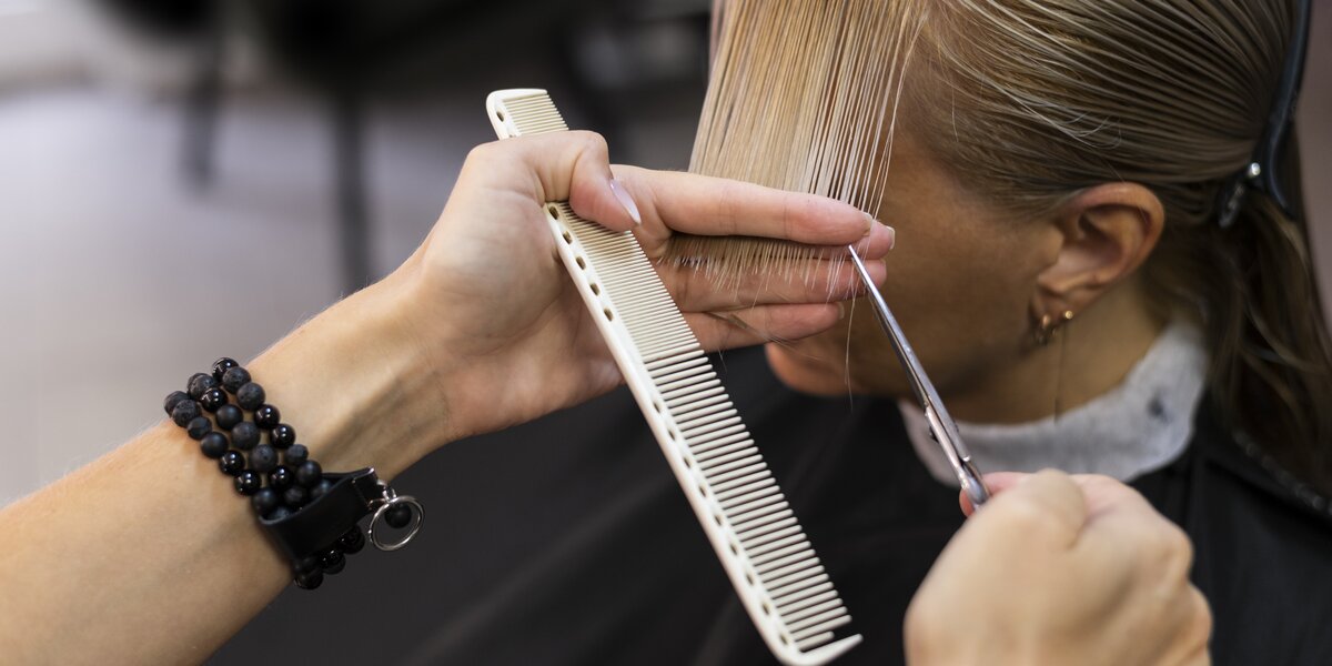 Календарь стрижек на декабрь 2025: благоприятные дни для новой прически