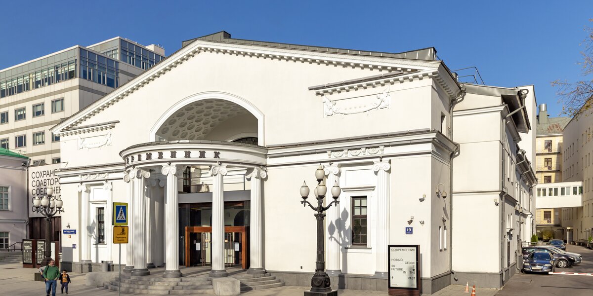 Театр «Современник» открыл 70-й сезон: премьеры спектаклей, выставки и новые артисты