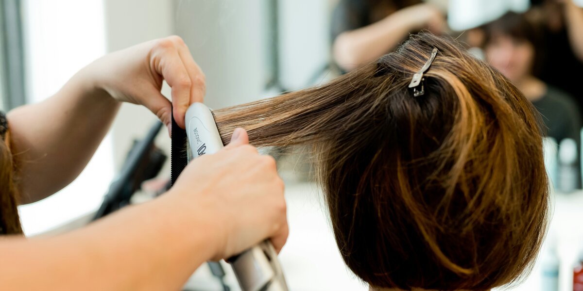 Календарь стрижек на октябрь 2025: благоприятные дни для новой прически