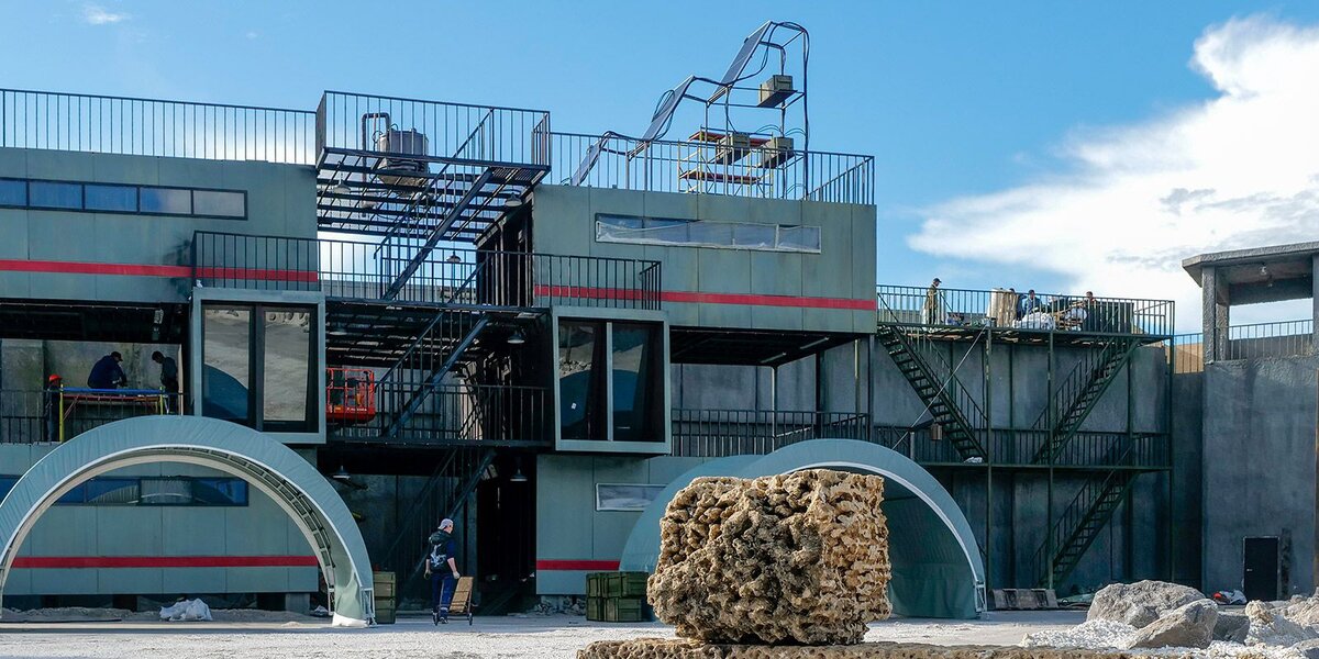 Кинопарк «Москино»: инопланетный город для съемок фильма «Девятая планета» построили в Москве