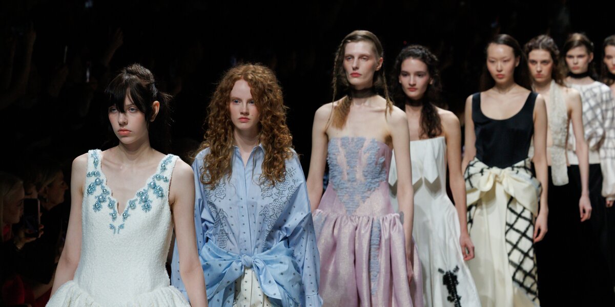 Московская неделя моды завершается в «Манеже». Какие тренды предлагают дизайнеры — в эфире «Сити»