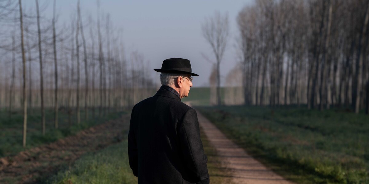 8 зарубежных фильмов апреля: драма с Робертом Паттинсоном и Зендеей и новый Паоло Соррентино