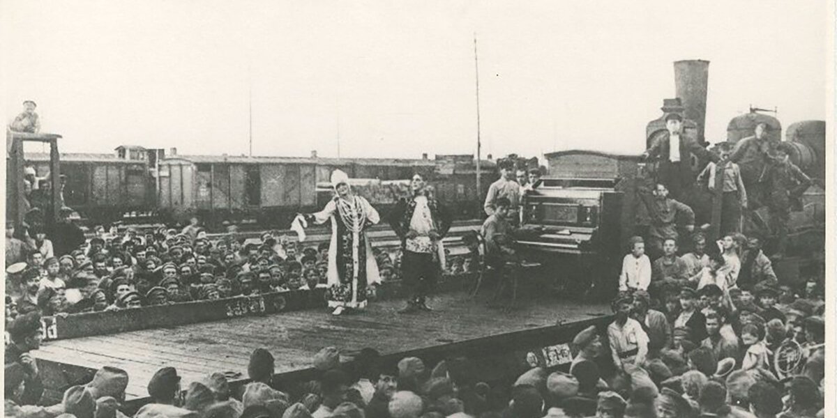 Новая выставка о фронтовых концертных бригадах откроется в «Зарядье» 30 апреля