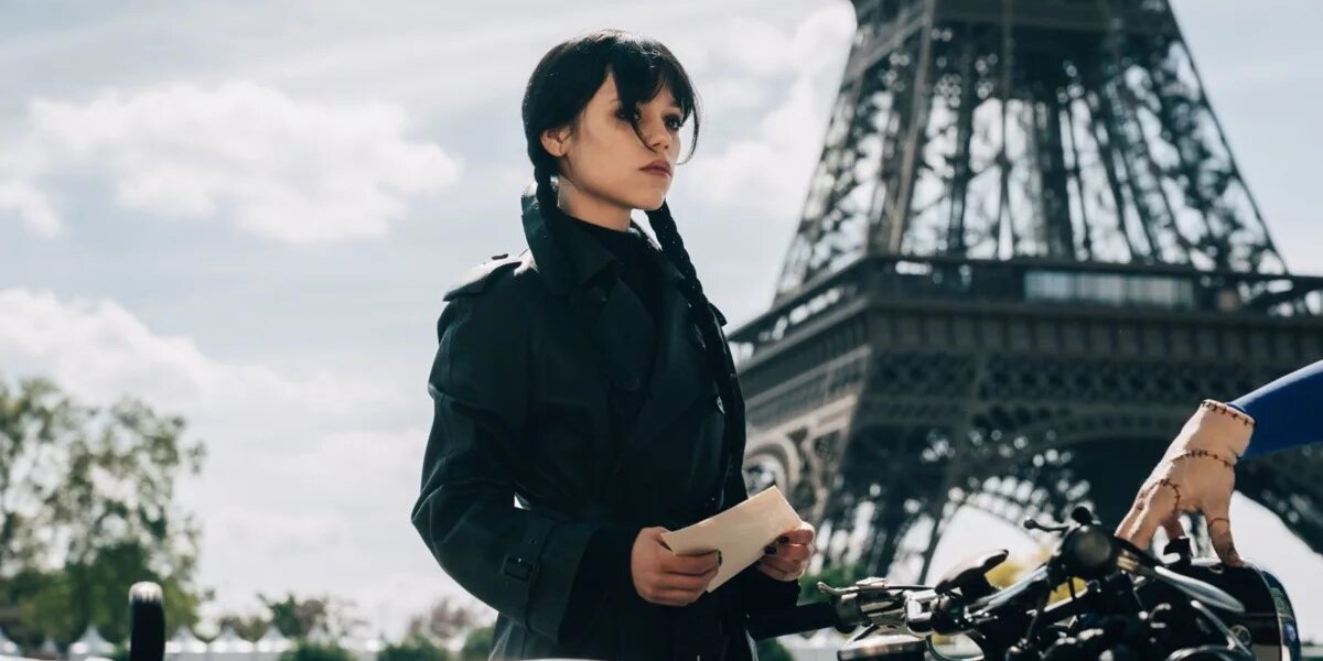 Сериал «Уэнсдей»: съемки третьего сезона начались в Париже