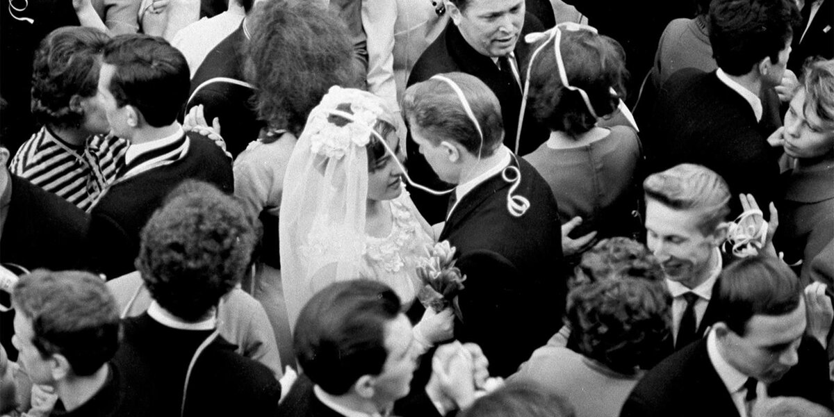 Главархив открыл новую выставку «И появилось счастье…» к Красной горке